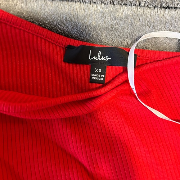 Lulu's Bold Red Ribbed Top - Picture 2 of 2